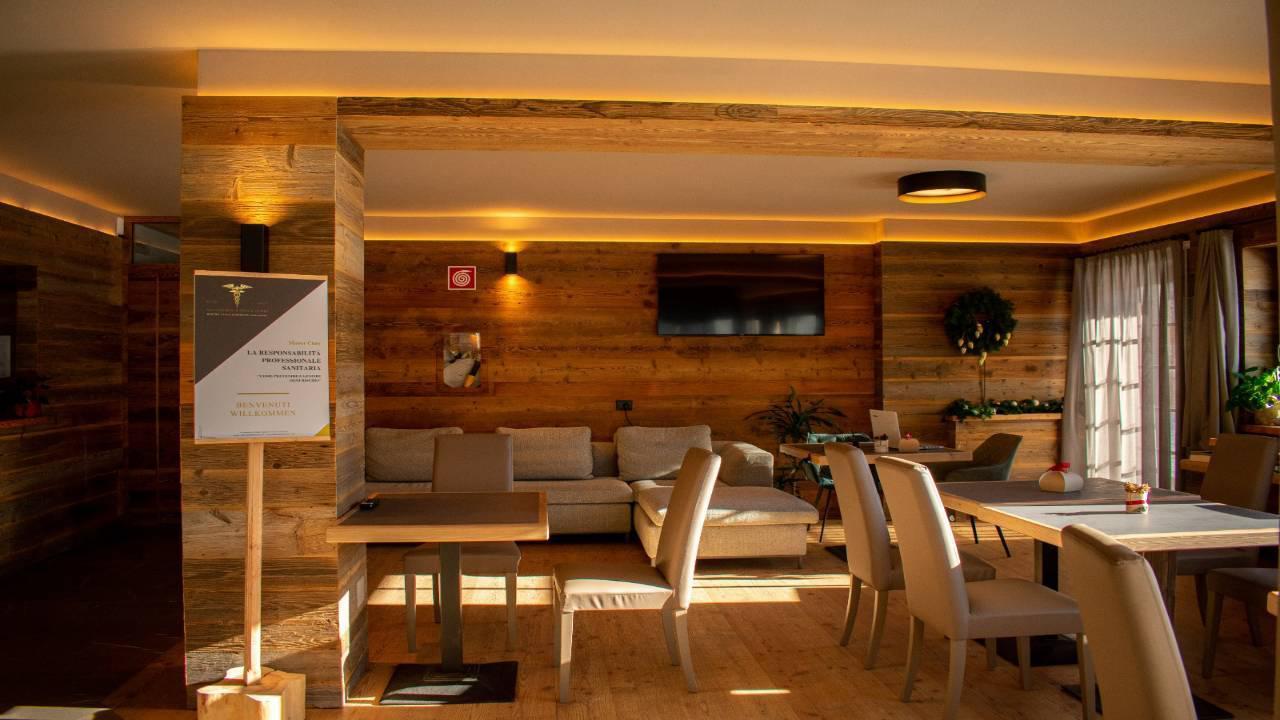 Hotel Leonard Nova Ponente Esterno foto