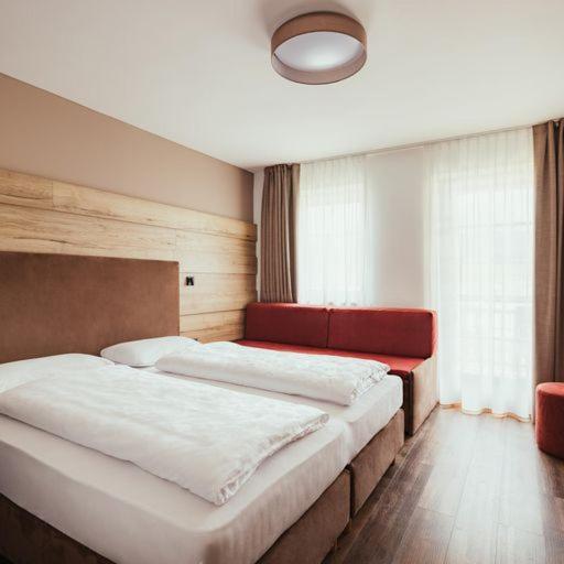 Hotel Leonard Nova Ponente Esterno foto